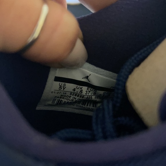 Air Jordan 11 Retro Low BG, 5Y (US woman’s 6.5) “Navy Gum” DS - Picture 10 of 13